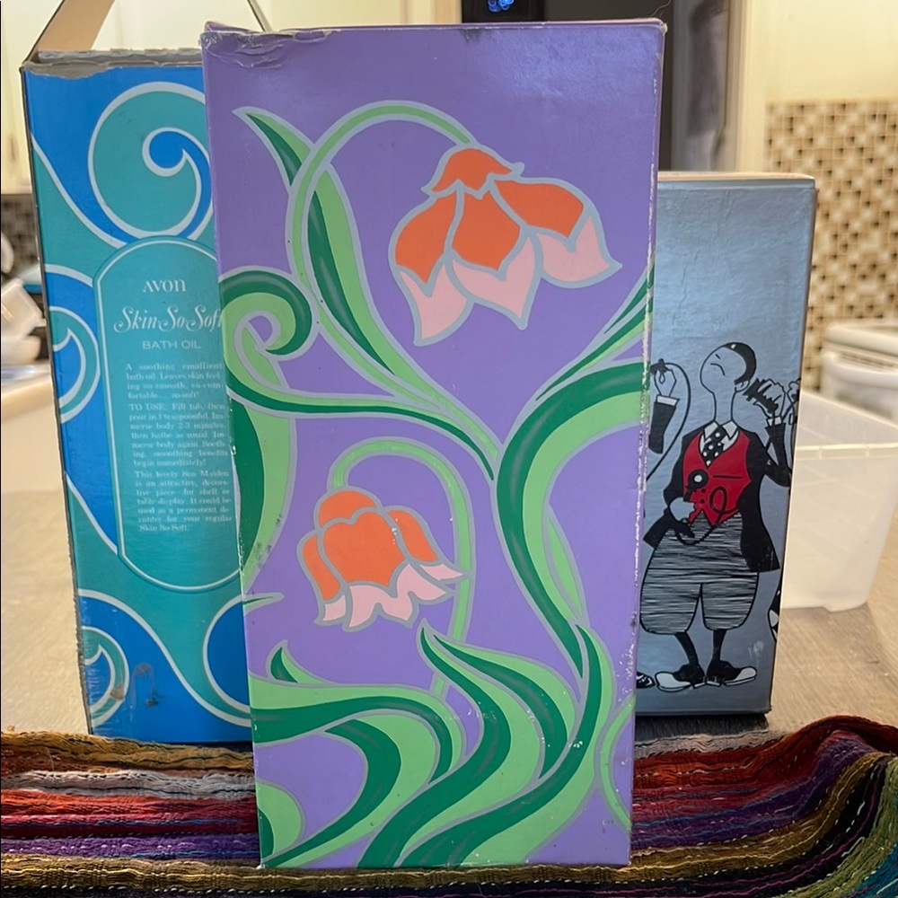 Avon Skin So Soft Bath Oil with Floral Design